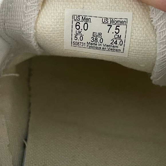 Vans Women’s Paradise Floral Classic Slip On Sneaker Size 7.5 - Picture 9 of 10